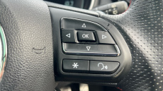 MG Hs 1.5 T-GDI Exclusive 5dr DCT Petrol Hatchback